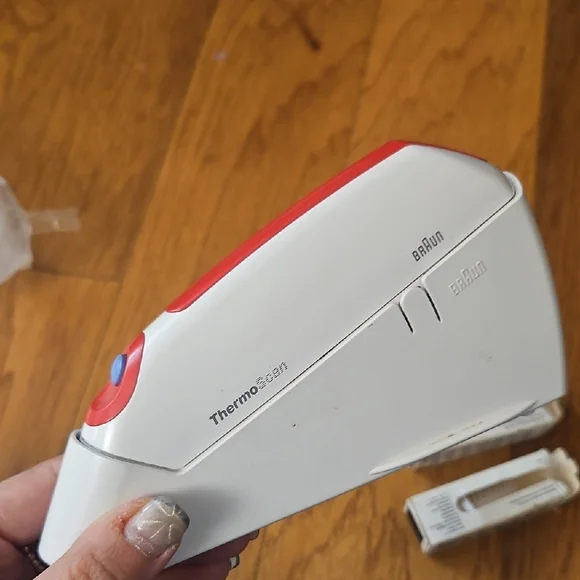 Braun ThermoScan Ear Thermometer - Picture 2 of 4